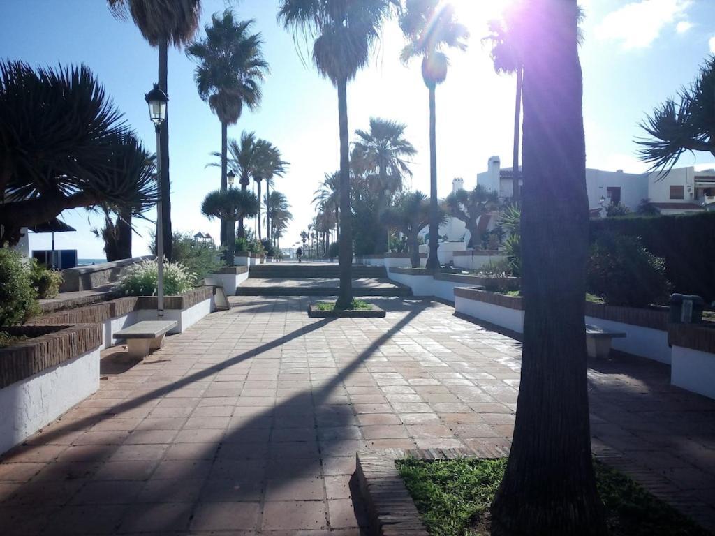 28 Mikonos Playa In Puerto De La Duquesa 2 Bed 2 Bath Apartment Ideally Located To The Beach & Marina Castillo de Sabinillas المظهر الخارجي الصورة