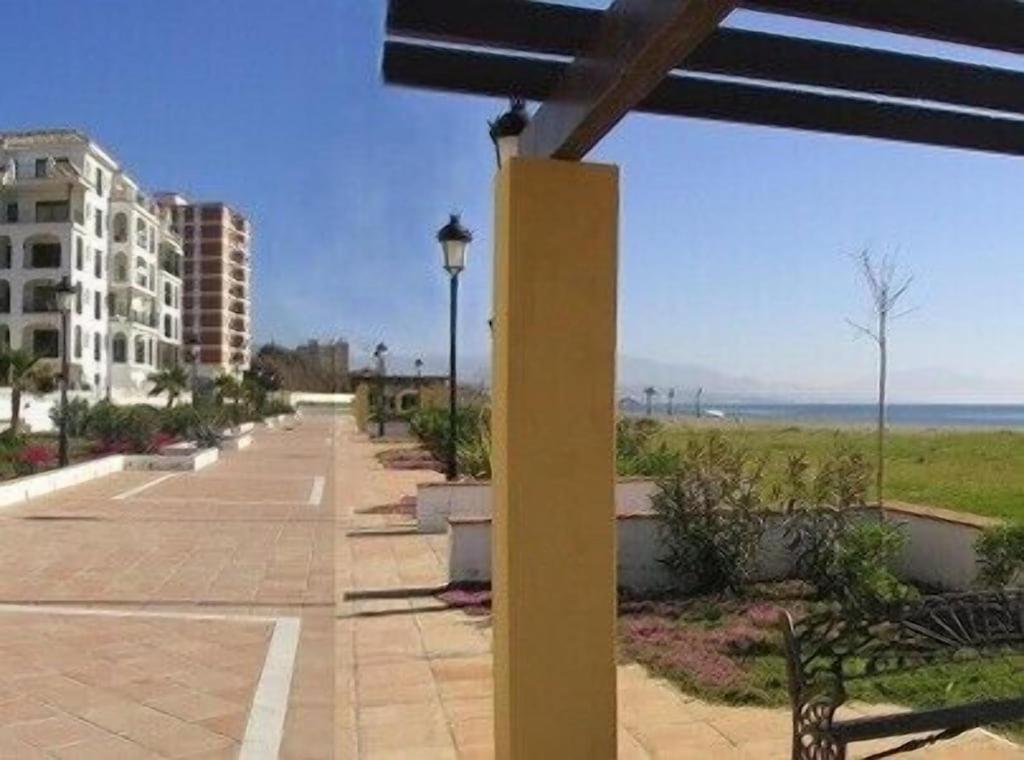 28 Mikonos Playa In Puerto De La Duquesa 2 Bed 2 Bath Apartment Ideally Located To The Beach & Marina Castillo de Sabinillas المظهر الخارجي الصورة