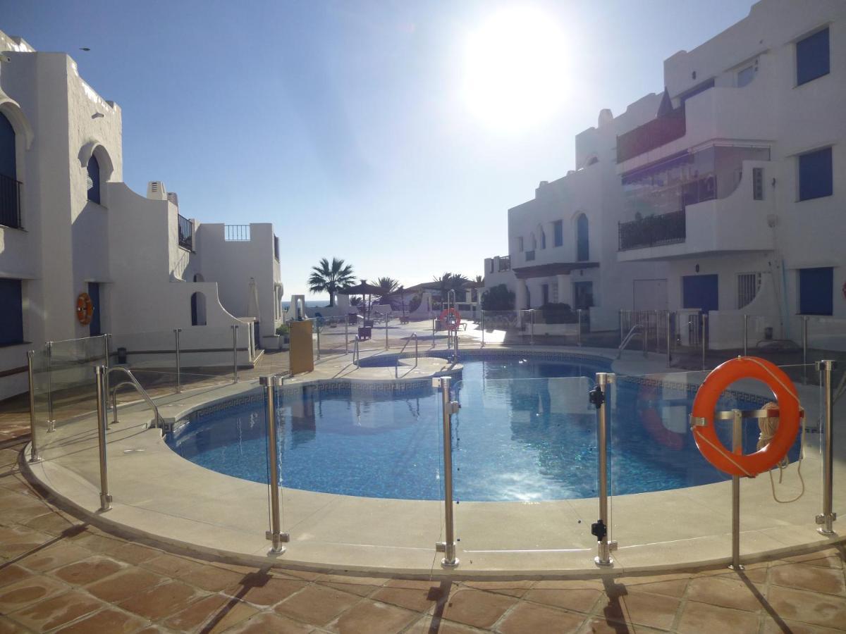 28 Mikonos Playa In Puerto De La Duquesa 2 Bed 2 Bath Apartment Ideally Located To The Beach & Marina Castillo de Sabinillas المظهر الخارجي الصورة