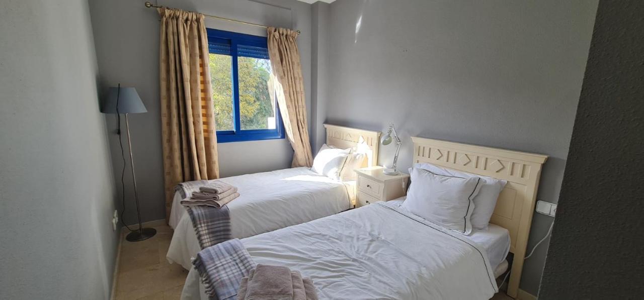 28 Mikonos Playa In Puerto De La Duquesa 2 Bed 2 Bath Apartment Ideally Located To The Beach & Marina Castillo de Sabinillas المظهر الخارجي الصورة